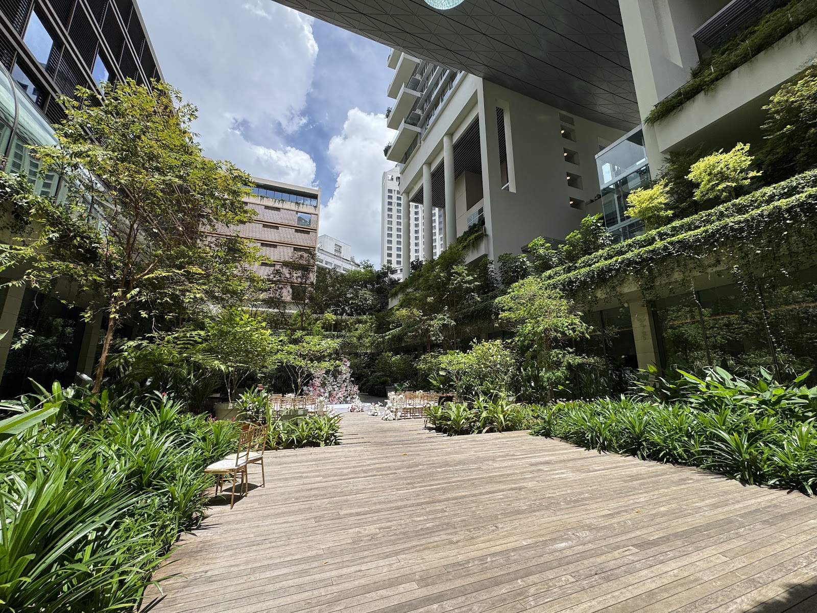 The Singapore EDITION